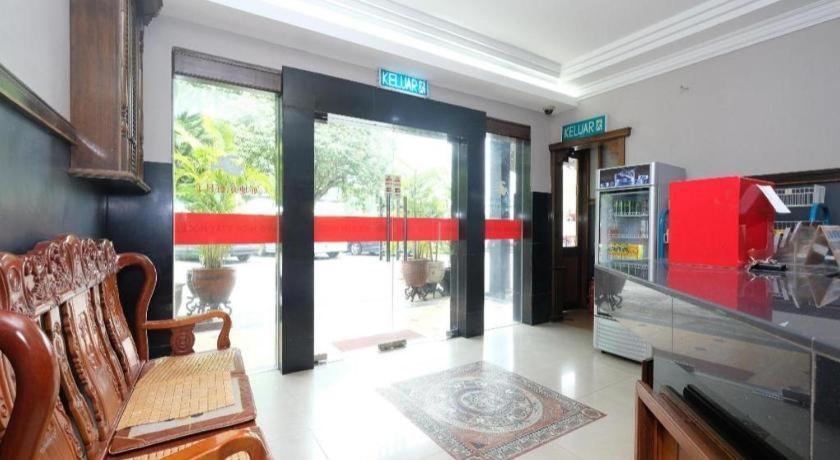 Oyo 1190 Nice Stay Hotel Raub Bagian luar foto